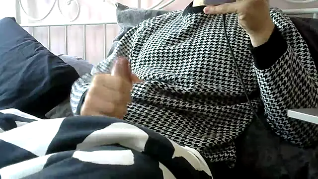 Italianmonsterd online show from November 2025 08:39:02 AM