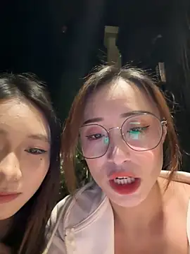 Snapshot of TOP_yoyo chatting on November 2025 01:22:01 PM TOP yoyo online show from November 2025 01:22:01 PM