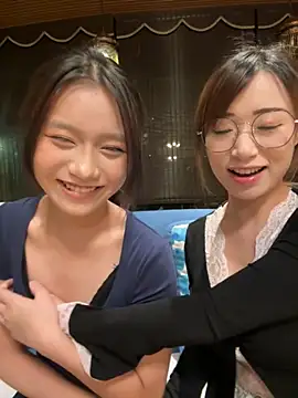 Snapshot of TOP_yoyo chatting on November 2025 12:42:01 PM TOP yoyo online show from November 2025 12:42:01 PM