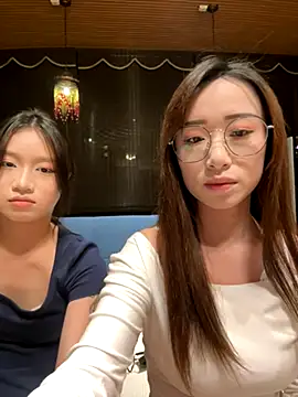 Snapshot of TOP_yoyo chatting on December 2025 12:21:02 PM TOP yoyo online show from December 2025 12:21:02 PM