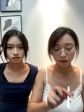 Snapshot of TOP_yoyo chatting on December 2025 12:55:01 PM TOP yoyo online show from December 2025 12:55:01 PM