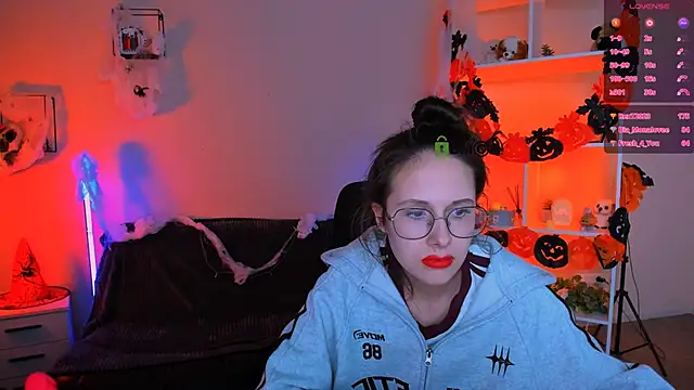 mona cloud online show from October 2025 02:46:02 AM