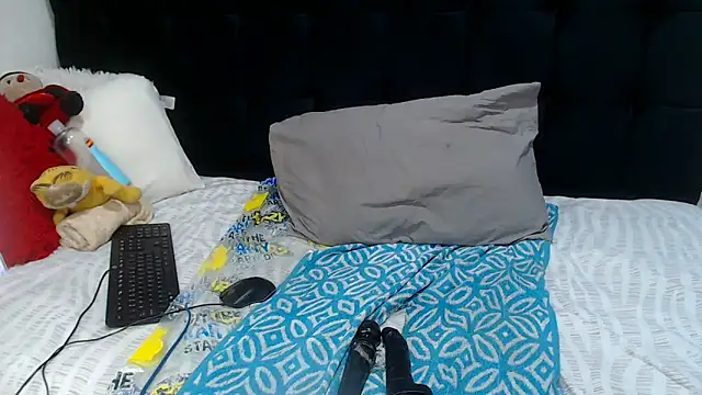 Snapshot of TaurusClitCake chatting on September 2025 01:54:01 AM TaurusClitCake online show from September 2025 01:54:01 AM