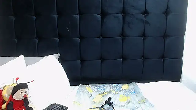 Snapshot of TaurusClitCake chatting on October 2025 06:55:02 AM TaurusClitCake online show from October 2025 06:55:02 AM