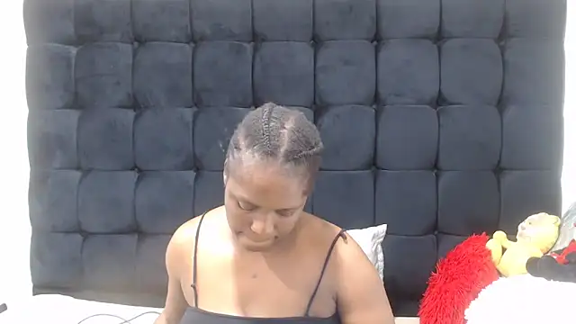 Snapshot of TaurusClitCake chatting on October 2025 04:18:01 PM TaurusClitCake online show from October 2025 04:18:01 PM