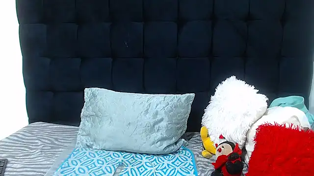 Snapshot of TaurusClitCake chatting on October 2025 04:29:01 PM TaurusClitCake online show from October 2025 04:29:01 PM