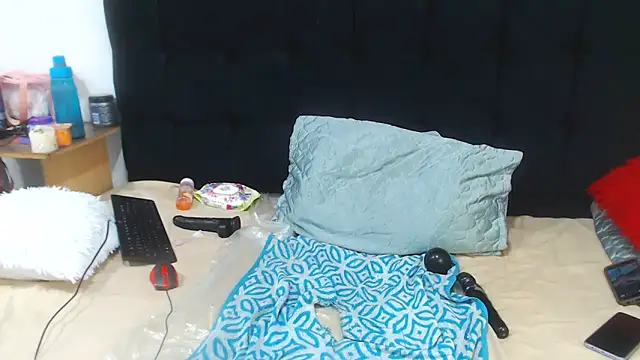 Snapshot of TaurusClitCake chatting on October 2025 05:26:02 AM TaurusClitCake online show from October 2025 05:26:02 AM