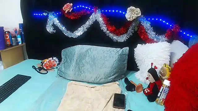 Snapshot of TaurusClitCake chatting on November 2025 05:07:02 AM TaurusClitCake online show from November 2025 05:07:02 AM