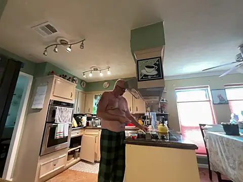 superbearboss online show from May 2026 03:28:01 PM
