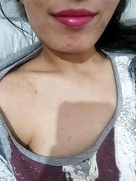 saraaxx1 online show from March 2026 02:12:02 PM