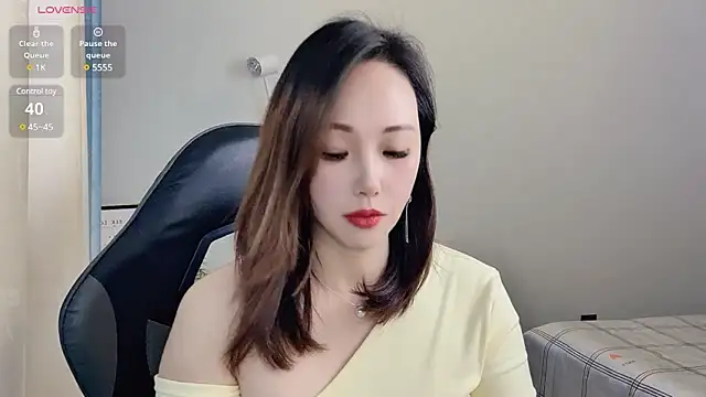 Snapshot of Dewluna chatting on March 2025 06:12:02 AM Dewluna online show from March 2025 06:12:02 AM