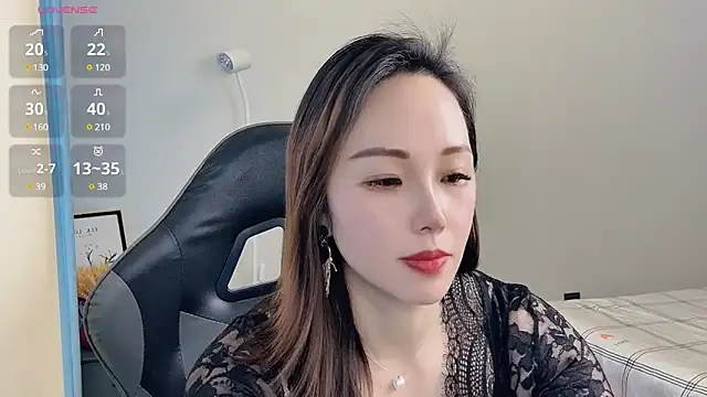 Snapshot of Dewluna chatting on March 2025 03:57:02 AM Dewluna online show from March 2025 03:57:02 AM