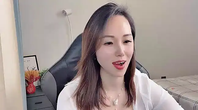 Snapshot of Dewluna chatting on March 2025 04:07:02 PM Dewluna online show from March 2025 04:07:02 PM