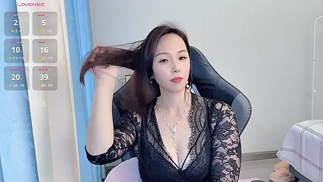 Snapshot of Dewluna chatting on March 2025 03:26:01 AM Dewluna online show from March 2025 03:26:01 AM