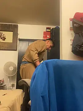 Snapshot of Feendy17 chatting on February 2026 07:51:02 AM Feendy17 online show from February 2026 07:51:02 AM