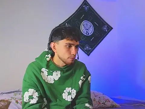 samevansx  online show from December 2025 05:31:02 PM