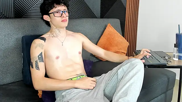 troy rouge online show from March 2025 10:16:01 PM