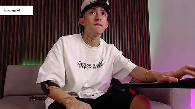 troy rouge online show from September 2025 07:27:02 PM