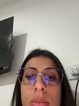 Snapshot of jheicylli chatting on July 2026 12:46:01 AM jheicylli online show from July 2026 12:46:01 AM