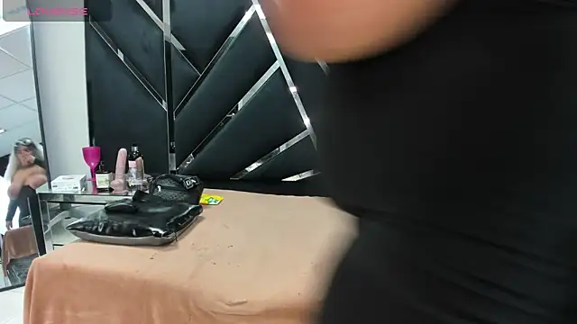 Oriana69  online show from September 2025 03:00:02 PM