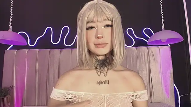 Zhally Dee online show from February 2026 07:58:01 PM