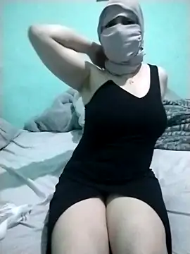 Snapshot of queen_belisima1 chatting on March 2025 03:44:02 AM queen belisima1 online show from March 2025 03:44:02 AM