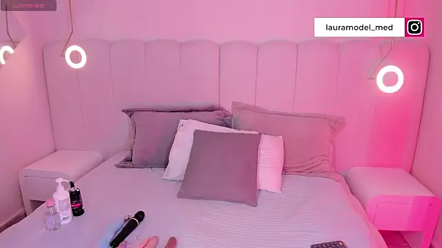 Snapshot of riri_candy chatting on November 2025 03:27:02 AM riri candy online show from November 2025 03:27:02 AM