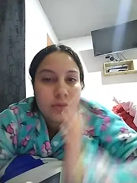 esmeralda jadees online show from May 2026 01:19:01 PM