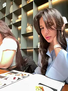 Snapshot of AleksandraRich chatting on March 2025 02:58:02 AM AleksandraRich online show from March 2025 02:58:02 AM