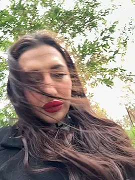 Snapshot of AleksandraRich chatting on September 2025 03:17:02 AM AleksandraRich online show from September 2025 03:17:02 AM