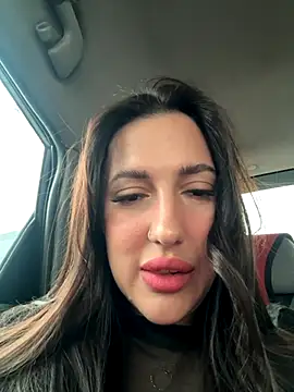 Snapshot of AleksandraRich chatting on September 2025 03:33:02 AM AleksandraRich online show from September 2025 03:33:02 AM