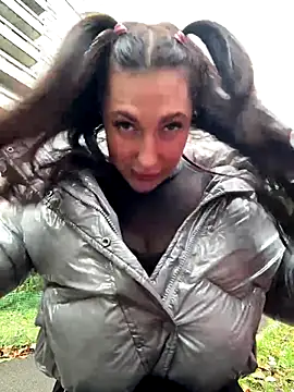 Snapshot of AleksandraRich chatting on October 2025 02:09:02 AM AleksandraRich online show from October 2025 02:09:02 AM