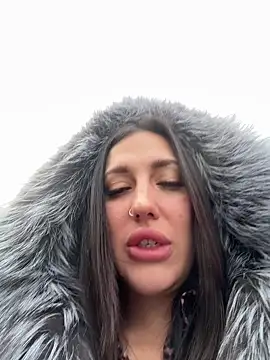 Snapshot of AleksandraRich chatting on October 2025 02:32:01 AM AleksandraRich online show from October 2025 02:32:01 AM