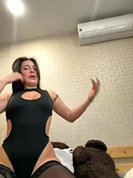 Snapshot of AleksandraRich chatting on November 2025 02:21:01 AM AleksandraRich online show from November 2025 02:21:01 AM