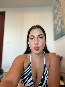 Snapshot of AleksandraRich chatting on December 2025 01:14:01 AM AleksandraRich online show from December 2025 01:14:01 AM