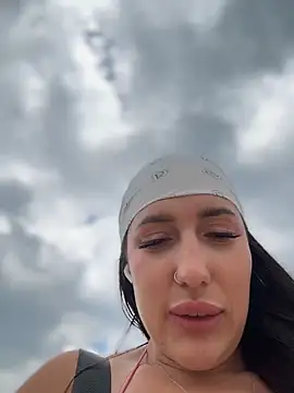 Snapshot of AleksandraRich chatting on February 2026 06:40:02 AM AleksandraRich online show from February 2026 06:40:02 AM