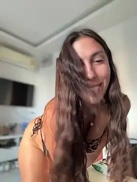 Snapshot of AleksandraRich chatting on March 2026 01:40:02 AM AleksandraRich online show from March 2026 01:40:02 AM