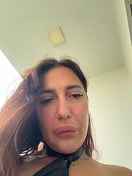 Snapshot of AleksandraRich chatting on April 2026 12:08:02 AM AleksandraRich online show from April 2026 12:08:02 AM