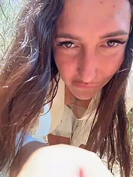 Snapshot of AleksandraRich chatting on April 2026 04:46:01 AM AleksandraRich online show from April 2026 04:46:01 AM