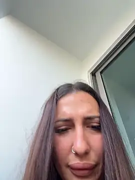 Snapshot of AleksandraRich chatting on April 2026 12:21:02 AM AleksandraRich online show from April 2026 12:21:02 AM