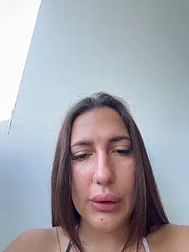 Snapshot of AleksandraRich chatting on April 2026 12:59:01 AM AleksandraRich online show from April 2026 12:59:01 AM