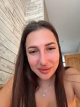 Snapshot of AleksandraRich chatting on May 2026 01:44:01 AM AleksandraRich online show from May 2026 01:44:01 AM