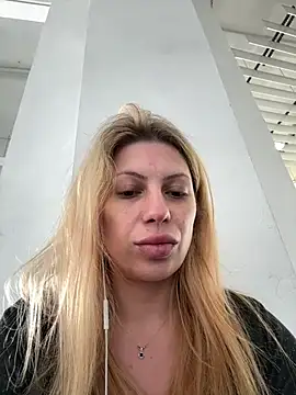 Snapshot of Alicedream5 chatting on March 2025 08:54:02 AM Alicedream5 online show from March 2025 08:54:02 AM