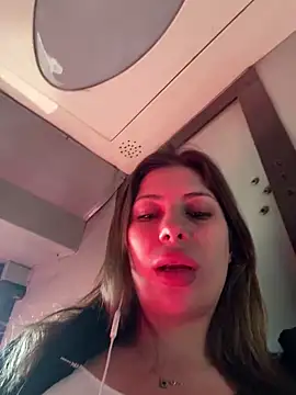 Snapshot of Alicedream5 chatting on October 2025 11:43:02 AM Alicedream5 online show from October 2025 11:43:02 AM