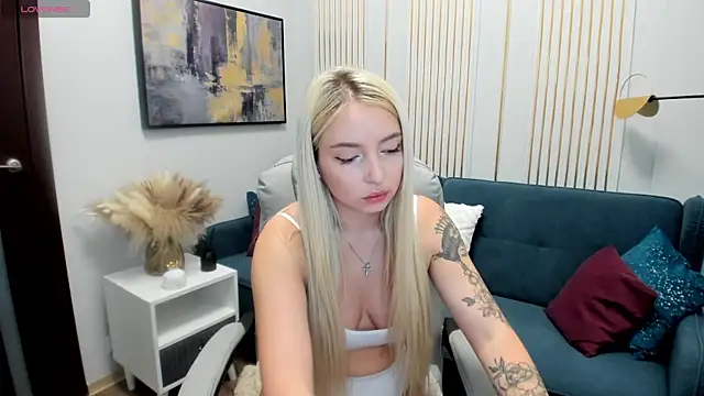 OhMyEmma online show from March 2025 01:03:02 AM