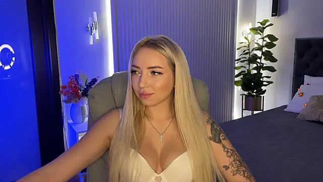 OhMyEmma online show from October 2025 01:06:02 AM