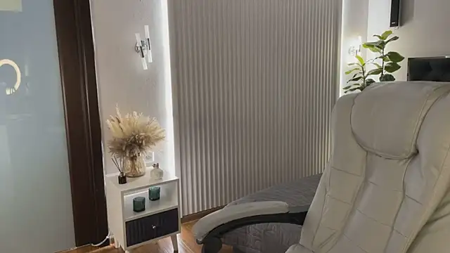 OhMyEmma online show from March 2026 01:33:02 AM