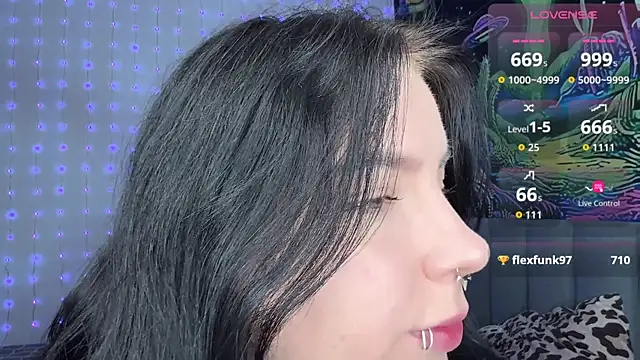 Snapshot of yourvodka chatting on November 2025 09:39:01 PM yourvodka online show from November 2025 09:39:01 PM