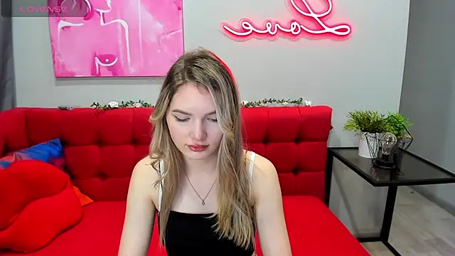 Snapshot of EvelineAmore chatting on September 2025 08:47:02 AM EvelineAmore online show from September 2025 08:47:02 AM