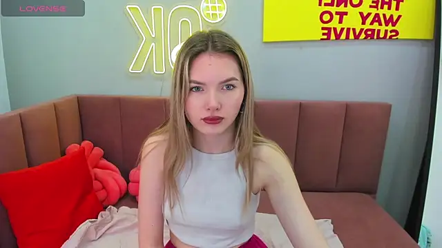 Snapshot of EvelineAmore chatting on September 2025 01:30:01 AM EvelineAmore online show from September 2025 01:30:01 AM